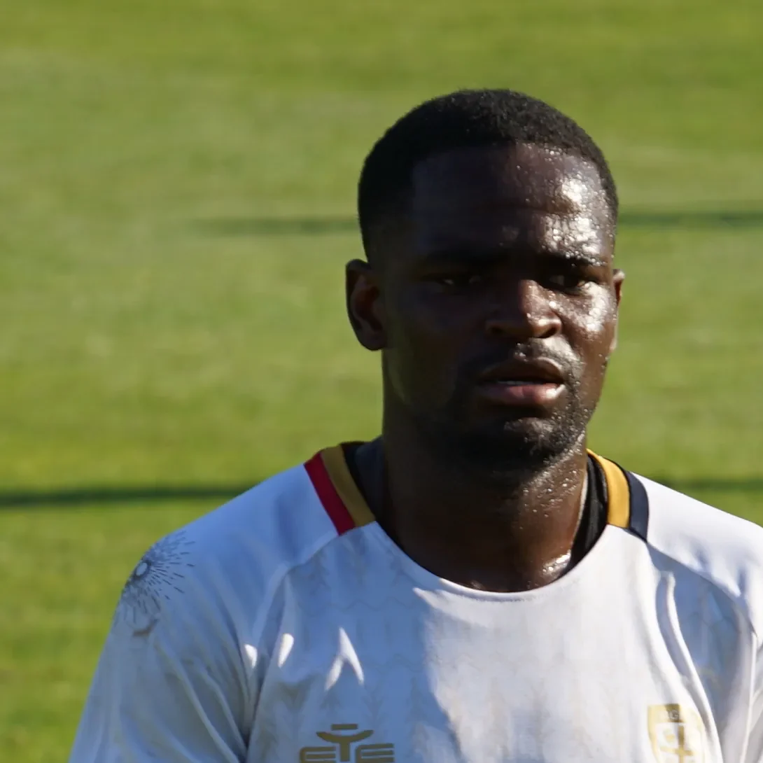 Zito Luvumbo lascia il Cagliari: passa al Mallorca in prestito Zito Luvumbo